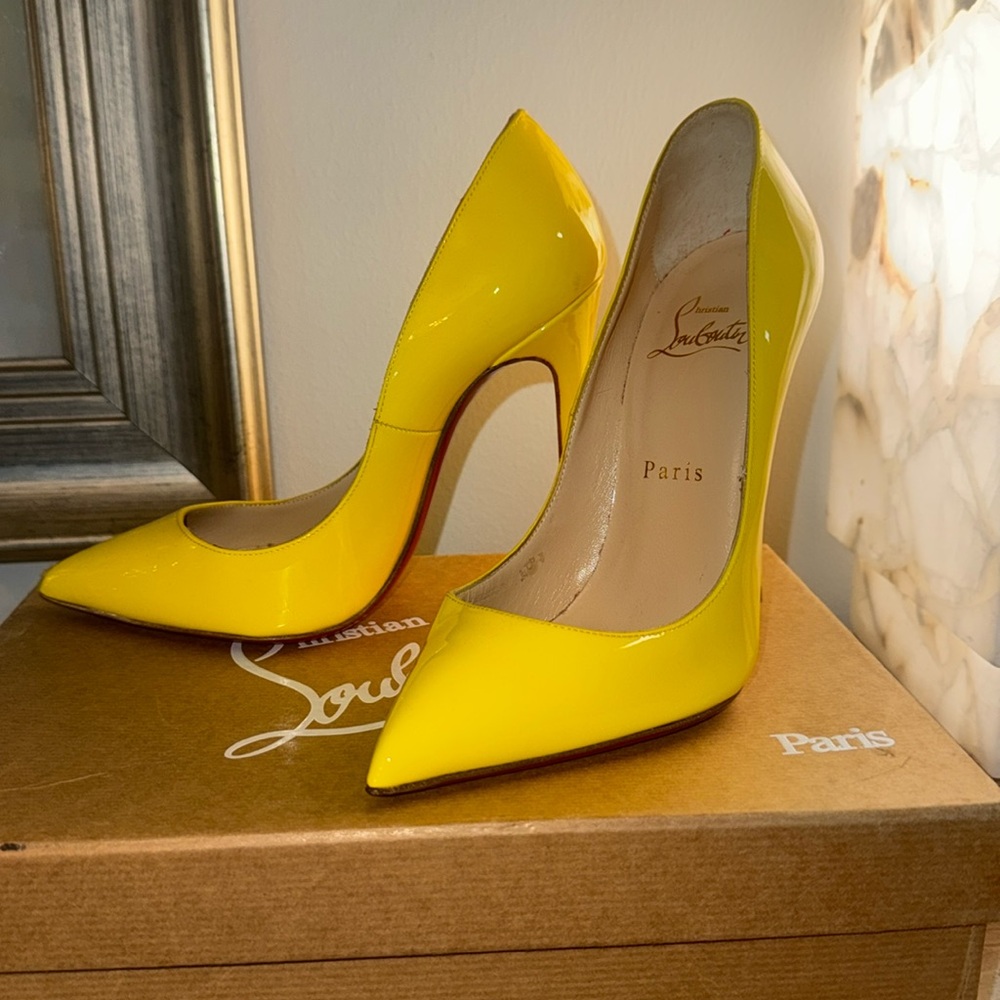 Christian Louboutin Yellow Stiletto 
Heels 👠 sz 37